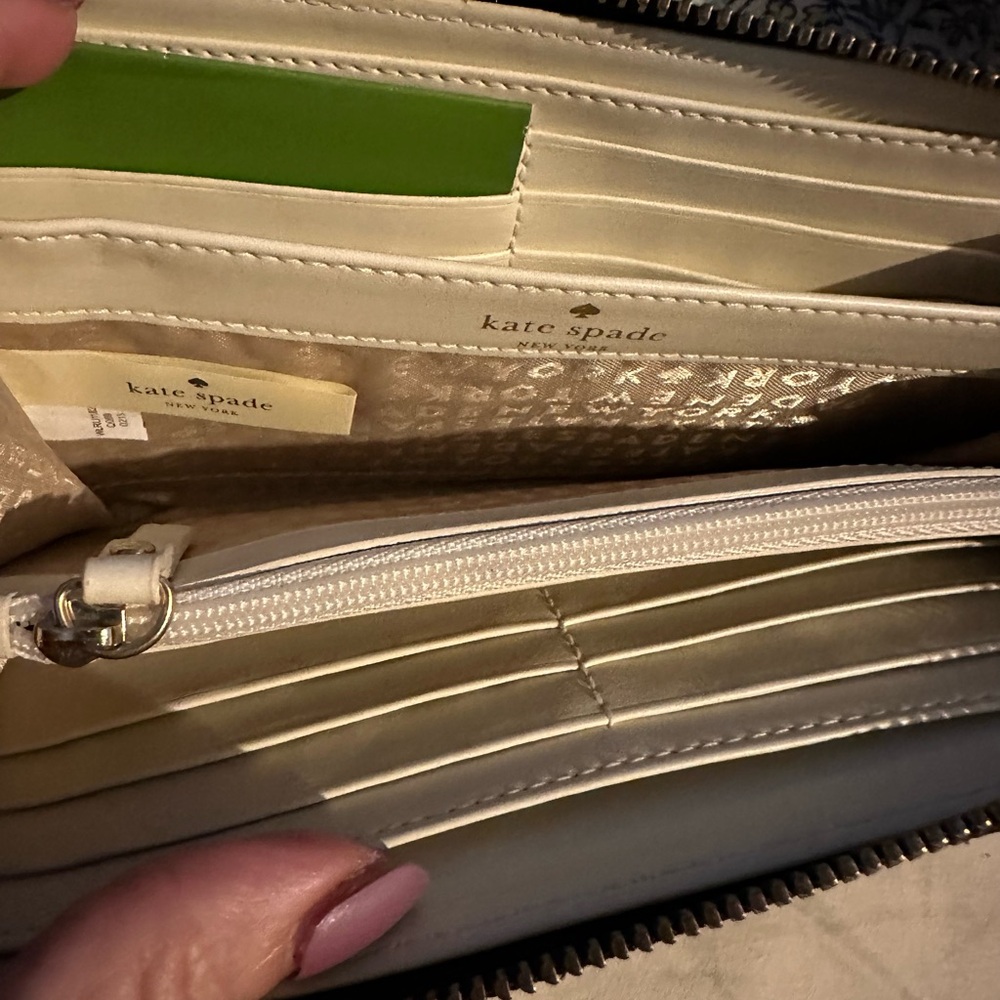 Extremely Rare Kate Spade Island Dreams wallet NWT - Picture 3 of 3